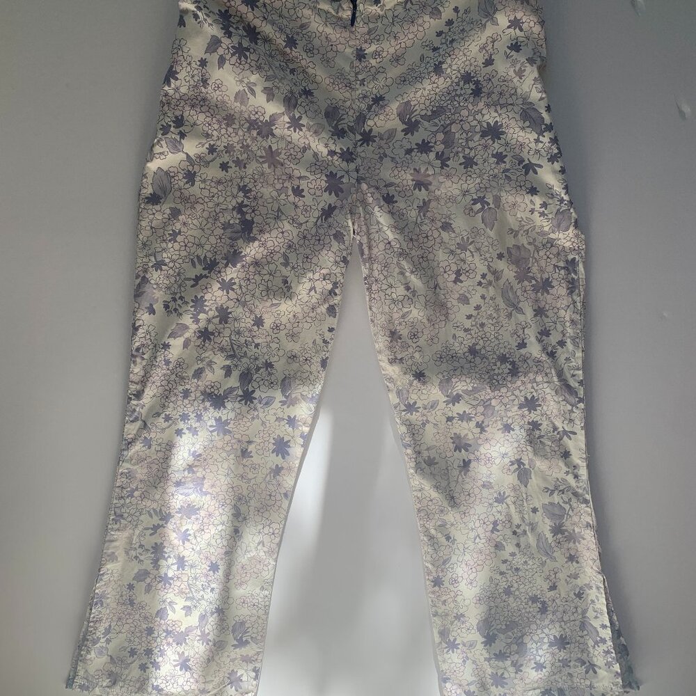 Lunachix Cotton Printed Floral Capri Pant - Picture 2 of 3